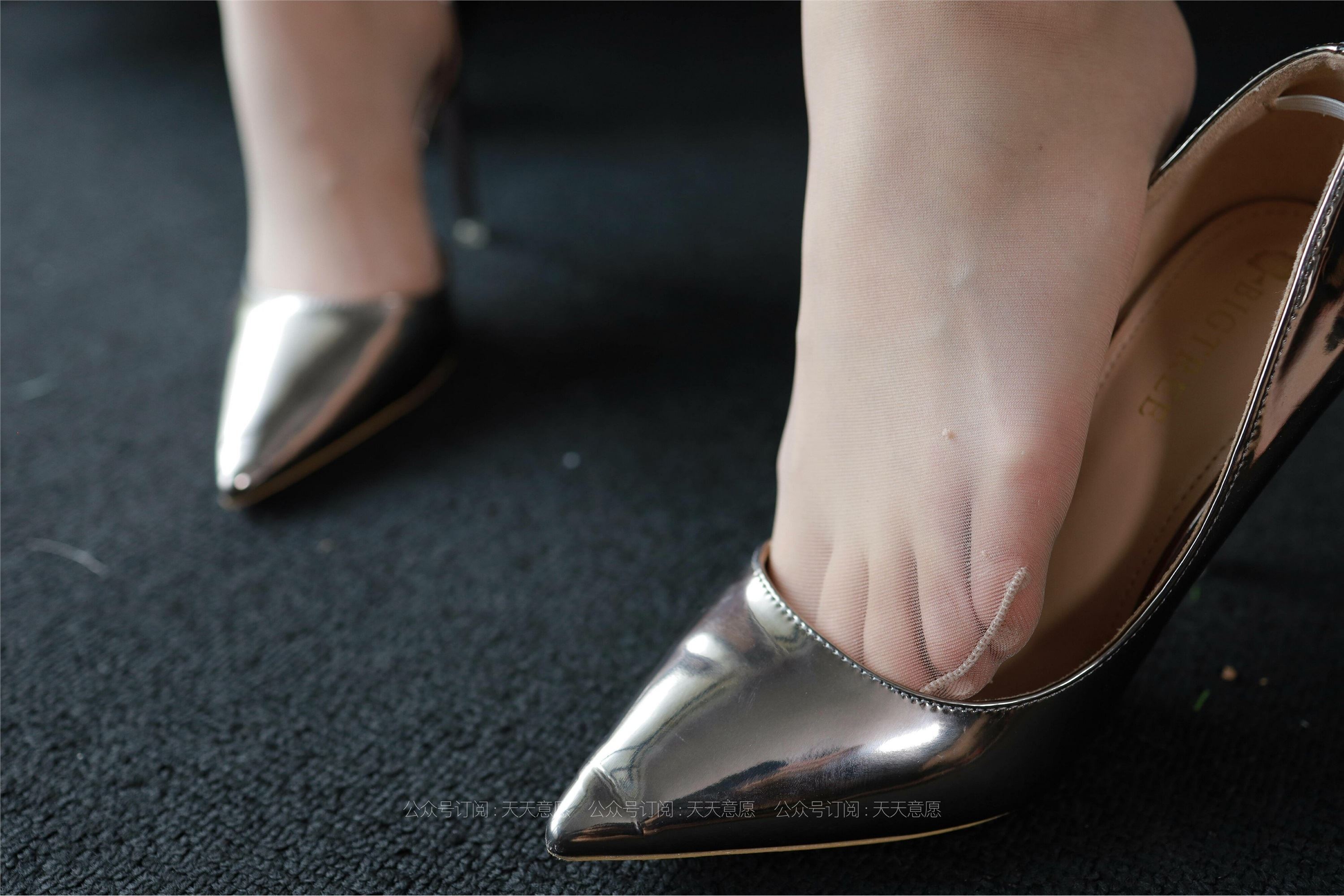 IESS异思趣向  2021.08.16 丝享家891：小婕《黑色包臀裙》